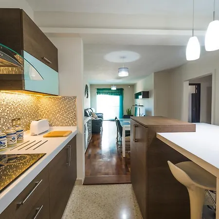Central 3 Bedroom Near University Апартаменты Мсида