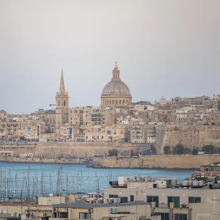 Central 3 Bedroom Near University Msida