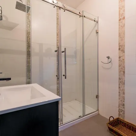 Central 3 Bedroom Near University Apartamento *