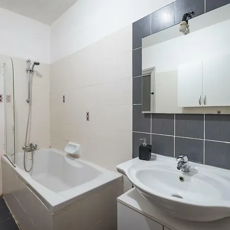 Apartamento Central 3 Bedroom Near University
